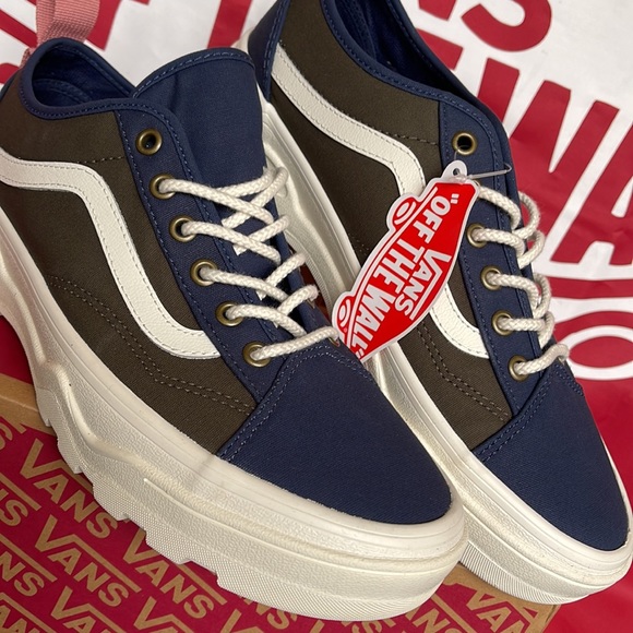 Vans Sentry Old Skool
(Waxed Canvas) Forest Night
VNOA5KR3B8A
WMNS sneakers - Picture 8 of 16